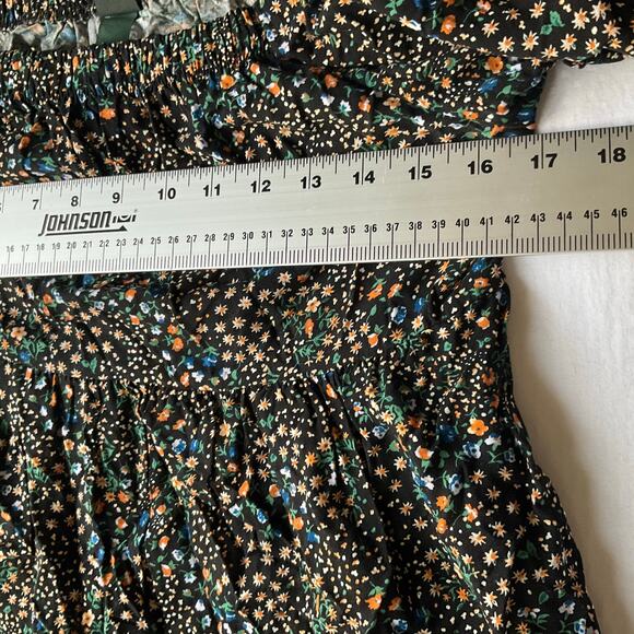 Wild Fable Women Mini Dress size M Off Shoulder Fluffy Soft Sleeve Floral Black - Picture 3 of 9